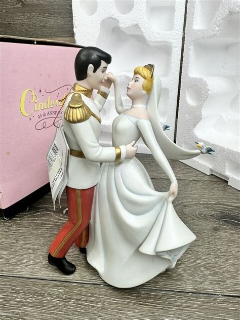 Wdcc Cinderella And Prince Charming Wedding Figurine 45th Anniversary 7