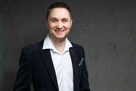 Виталий Гребенников — биография, фильмография, фотографии актёра