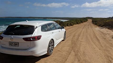 2018 Holden Commodore Rs Review