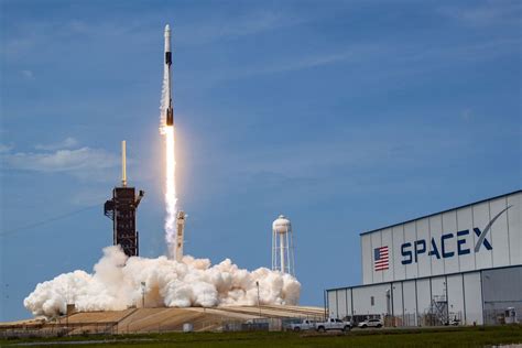 With SpaceX's first astronaut launch, a new era of human spaceflight ...