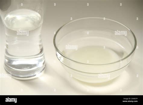 Dissolving Sugar And Water Hi Res Stock Photography And Images Alamy