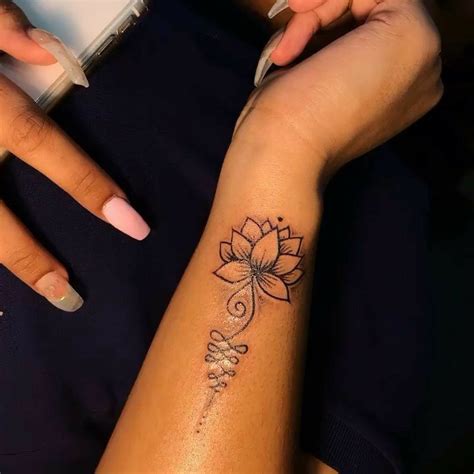 40 Cutest Wrist Tattoos For Women In 2023 Projaqk Side Wrist