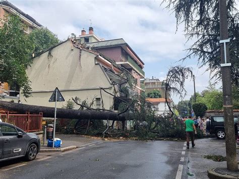 Maltempo Lombardia In Ginocchio Vasta Area Devastata Da Pioggia E