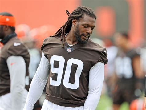 Browns Jadeveon Clowney misses second straight practice with illness ...