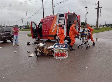 Dois Carros E Uma Moto Colidem Na Br E Duas Pessoas Ficam Feridas