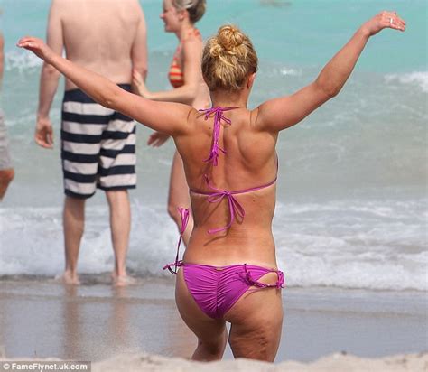 Hayden Panettiere Shows Off Her Incredible Bikini Body And New Diamond Sparkler In Miami