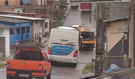 Acidente Amarelinho Perde Controle E Invade Casa Durante Chuva Em Manaus