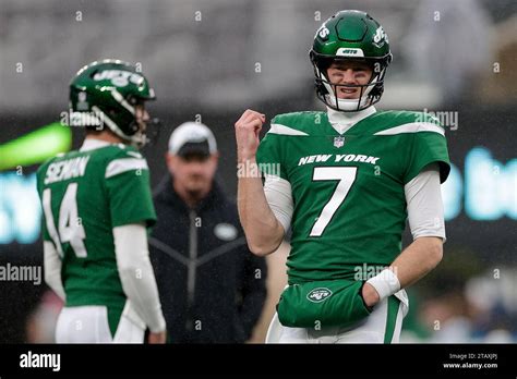 New York Jets Quarterback Tim Boyle 7 Warms Up Before Playing Against