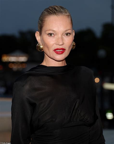 Kate Moss Joins Jerry Hall Georgia May Jagger And Rosie Huntington Whiteley At Ysl Show During