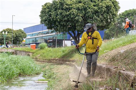 Prefeitura De Cruzeiro Do Sul Realiza Servi Os De Ro Agem E Limpeza Em