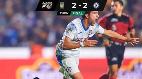 Espect Culo Puro Tigres Y Cruz Azul Empatan En El Universitario