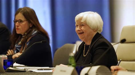 Vice primer ministro chino He Lifeng se reúne con Janet Yellen