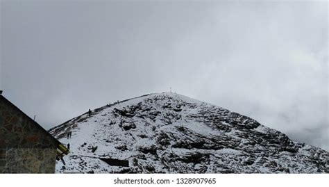 Top Chacaltaya Mountain Stock Photo 1328907965 | Shutterstock