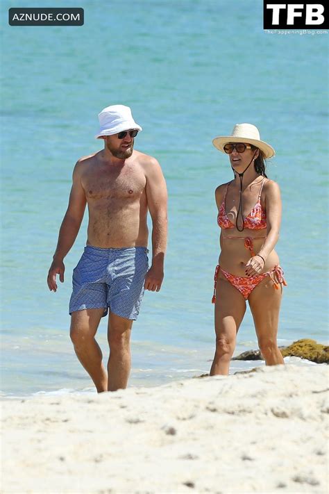 Kate Walsh Sexy Seen Flaunting Her Hot Body In A Bikini At The Beach Australia AZNude