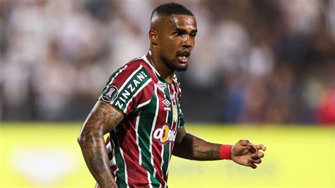 Douglas Costa Ganha Sequência E Vira Peça Importante No Fluminense