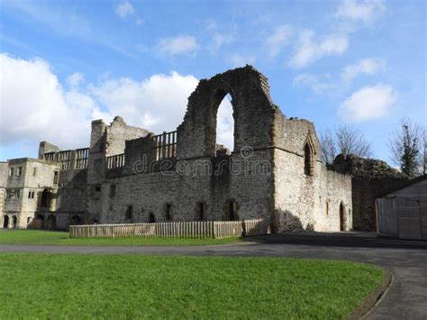 Dudley Castle Courtyard Ruins Stock Image - Image of soon, stone: 157991747