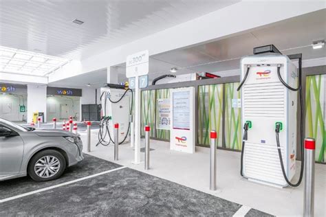 Recharger Sa Voiture Lectrique Sur Autoroute Chez Totalenergies Ce