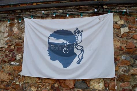 Bandera De Corsica La Famosa Cabeza De Musgo Conocida Como Bandera De