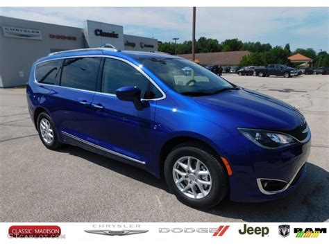 2020 Ocean Blue Metallic Chrysler Pacifica Touring L 139227239 Photo