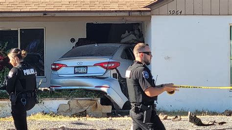 Car Crashes Into Glendale Home News