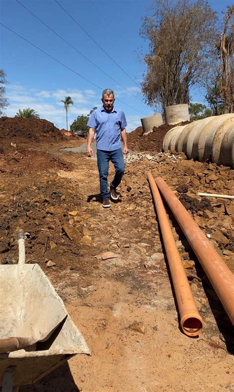 Vereador Zé da Farmácia acompanha obras do novo acesso as Moreninhas