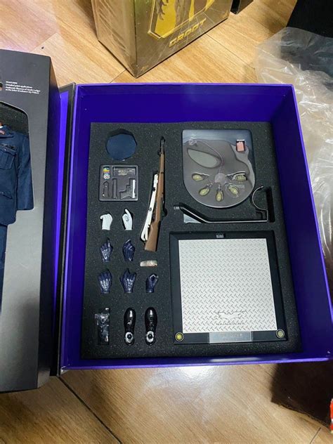 HOT TOYS JOKER DX01 Hobbies Toys Toys Games On Carousell