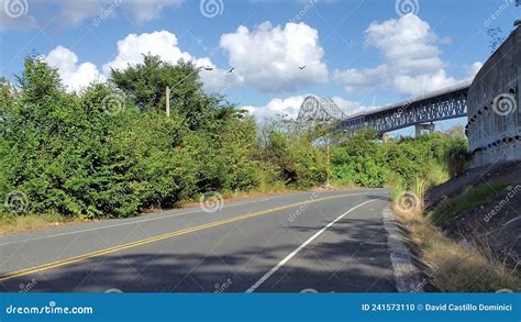 Ponte Trans americana No Panamá Conectada às Américas Do Sul E Do Norte