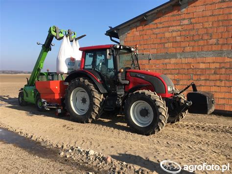 Foto Ciagnik Valtra N Id Galeria Rolnicza Agrofoto