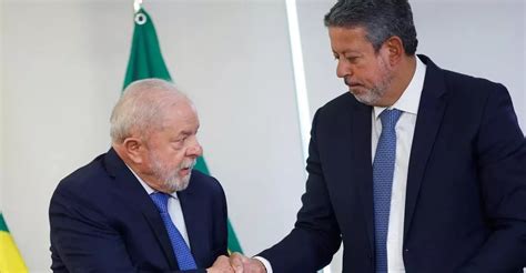 Lula nega reforma ministerial e diz que Lira nunca pediu ministérios