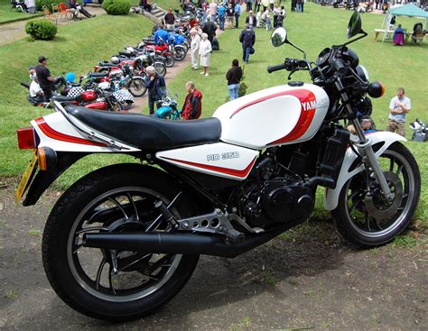 1982 Yamaha RD 250 LC Moto ZombDrive