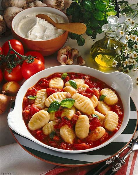 Quark Kartoffel Gnocchi Mit Tomaten Basilikumso E Rezept Lecker