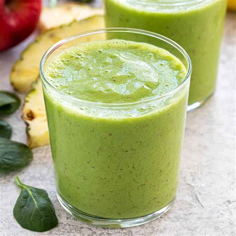 Easy Spinach Smoothie Recipe - Jessica Gavin