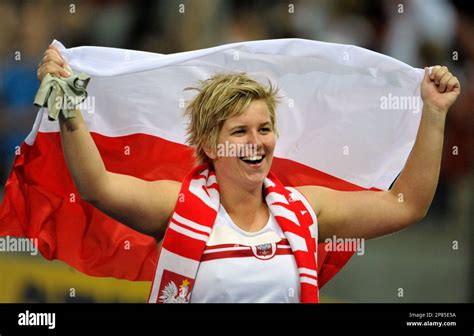 Poland S Anita Wlodarczyk Celebrates Setting A New World Record After