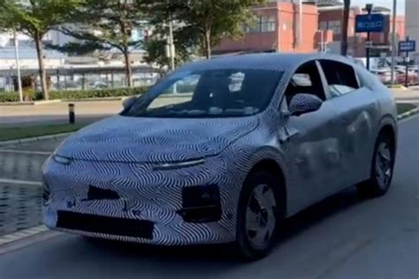 Spy photos show Xpeng testing new SUV that could be Model Y rival - CnEVPost