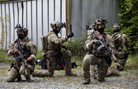 U S Army Green Berets From The 10th Special Forces Group Taking Part