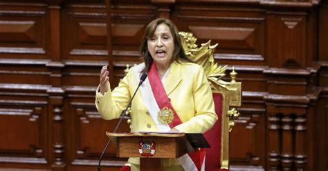 Dina Boluarte Cumple Un Mes En La Presidencia De Perú En Medio De