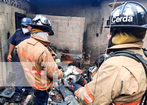 Incendio Arrasa Con Los Enseres De Una Vivienda En El Barrio Hilario