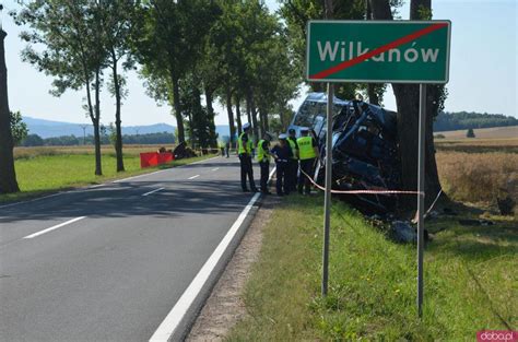 Foto Zderzenie Autokaru I Ci Gnika Rolniczego Nie Yje Jedna Osoba