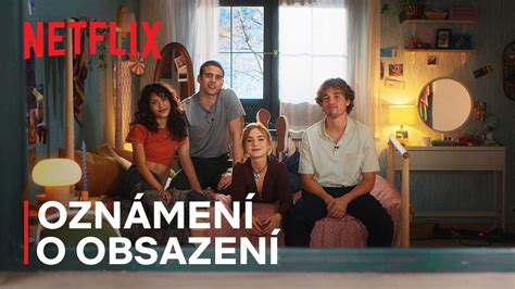 Seznamte Se S Nov Mi Herci Z Filmu L Ska P Es Okno D Lka Netflix