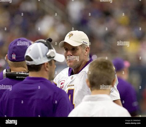 Brett Favre Quarterback Minnesota Vikings Hi Res Stock Photography And