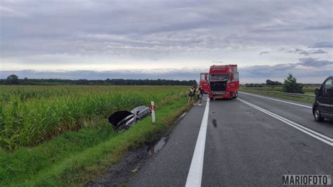 Osobówka w rowie Wypadek na obwodnicy północnej Opola Radio Opole