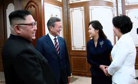 문 대통령 “판문점 봄이 평양의 가을로”김정은 “초라하지만 최대한 성의” 서울신문