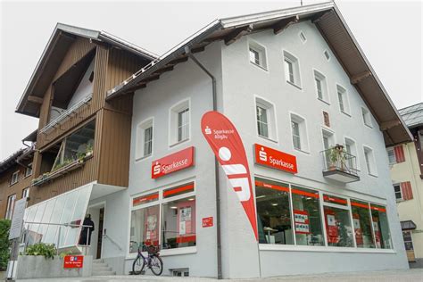 Schlüsselübergabe Bei Einigen Filialen Der Sparkasse Allgäu