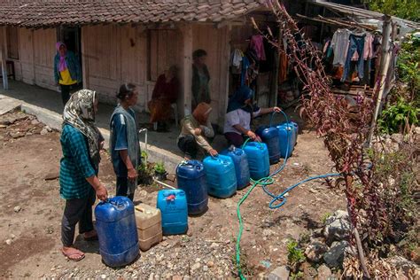 Warga Di Lereng Gunung Merbabu Kesulitan Air Bersih