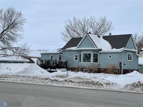 203 9th St N Wahpeton Nd 58075 See Est Value Schools And More
