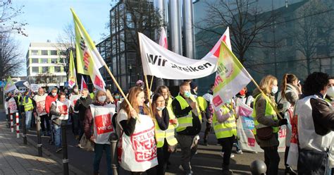 Demo In Bonn Pflegerinnen Und Pfleger K Ndigen Protestzug Am Donnerstag An