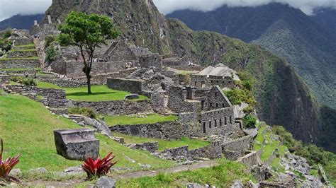 How To Hike To Machu Picchu Monuments Sights