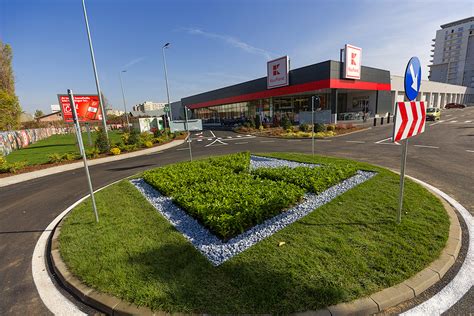 Economica net Kaufland inaugurează un nou magazin cu acoperiș verde