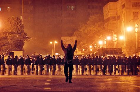 A photograph taken durin the 2011 revolution in Egypt : r/pics