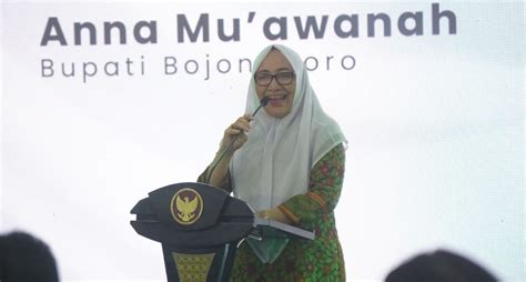 Bedah Buku Karya Anna Muawanah Sekaligus Perpisahan Bupati Bojonegoro